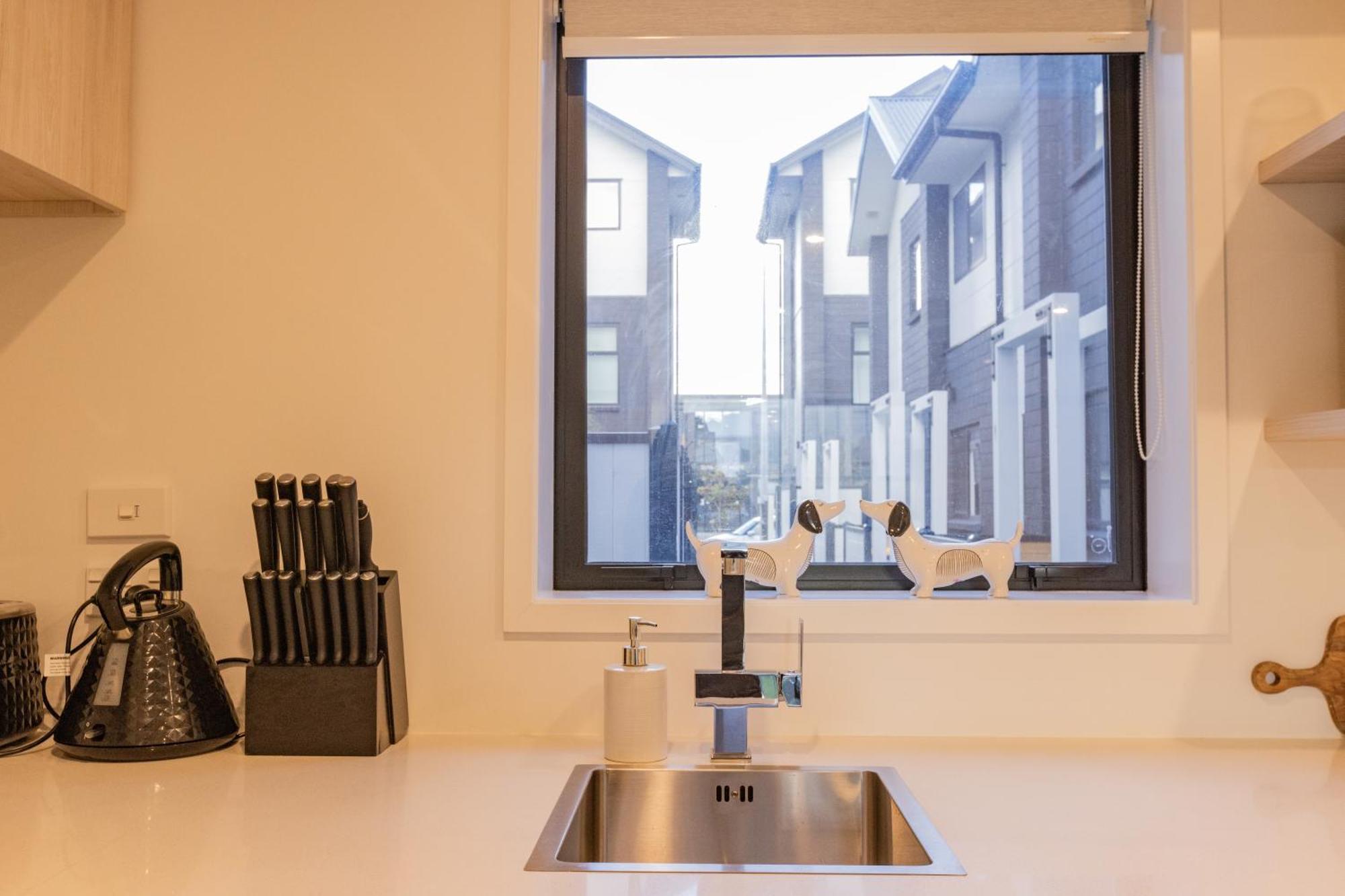 Appartamento Entertaining Townhouse By Little High Eatery Christchurch Esterno foto