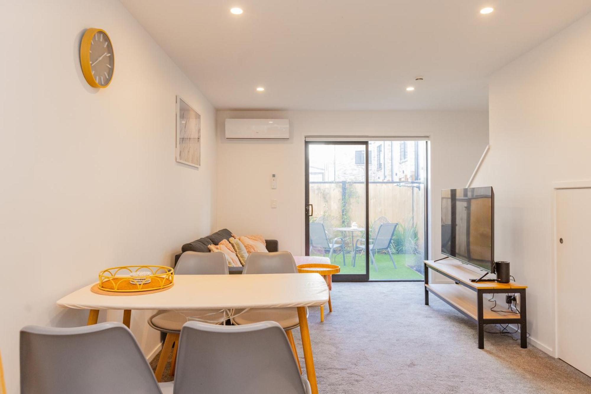 Appartamento Entertaining Townhouse By Little High Eatery Christchurch Esterno foto