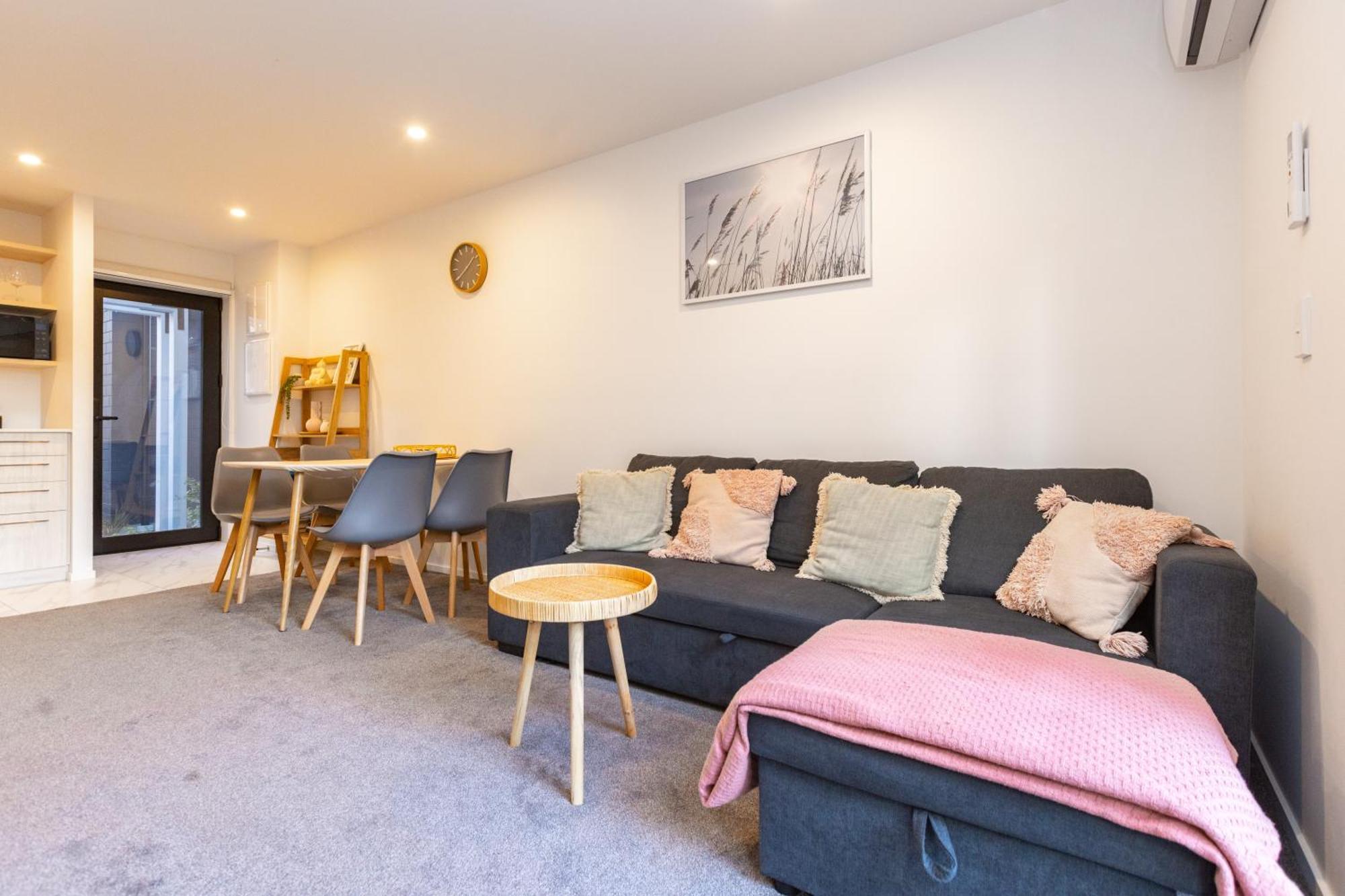 Appartamento Entertaining Townhouse By Little High Eatery Christchurch Esterno foto